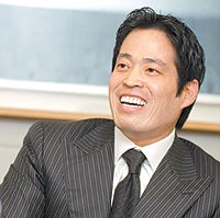 정용진 신토토사이트 케이 벳그룹 부회장(신토토사이트 케이 벳) / (투데이)정용진 신토토사이트 케이 벳 부회장의 통큰경영 화제…10년전 퇴직한 임직원 자녀도 장학금 지원키로