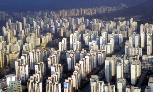 [News focus] 44% of Korea’s tenants now rent