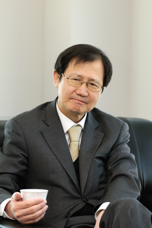 박찬구 금호석유화학 (대표이사 회장) / 박찬구 회장, 독자 경영 행보 잰걸음