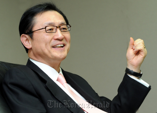 유상호 한국투자증권 CEO.박현구 기자phko@heraldm.com 2011.04.05
Korea Investment & Securities CEO Ryu Sang-ho    Park Hyun-koo/ The Korea Herald