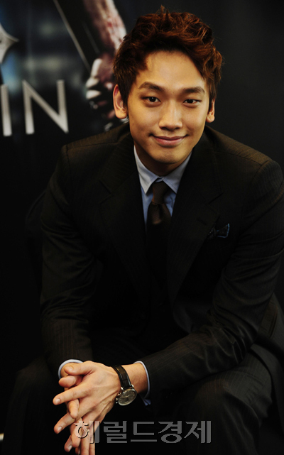 비 정지훈 가수 영화배우/ Rain in position to steal top slot of Time 100