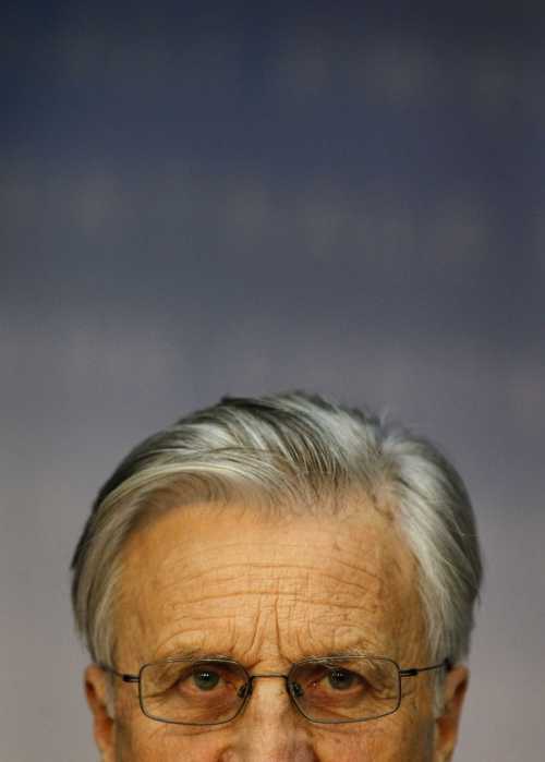 <YONHAP PHOTO-2642> Jean-Claude Trichet, President of the European Central Bank (ECB) listens to reporter's questions during his monthly news conference at the ECB headquarters in Frankfurt, April 7, 2011. Trichet announced that the ECB will increase the interest rates by 25 basis points. REUTERS/Kai Pfaffenbach (GERMANY - Tags: BUSINESS)/2011-04-07 22:59:29/ <저작권자 ⓒ 1980-2011 ㈜연합뉴스. 무단 전재 재배포 금지.>
“인플레 꼼짝마”