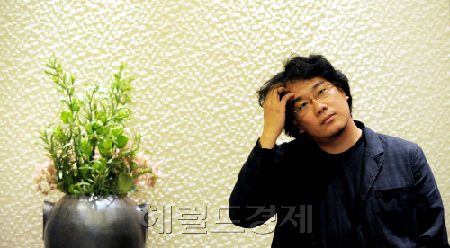 영화 마더 봉준호 쪽티비 스포츠토토 인터뷰/ 안훈기자 rosedale@ 2009.05.21
영화 마더 봉준호 쪽티비 스포츠토토 인터뷰/ 안훈기자 rosedale@ 2009.05.21
영화 마더 봉준호 쪽티비 스포츠토토 인터뷰/ 안훈기자 rosedale@ 2009.05.21