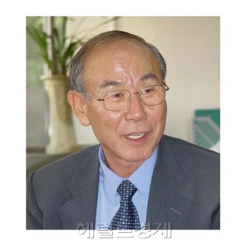 정길생 한국과학기술한림원 (원장) / 생)정길생 한림원장, “경쟁을 포기할 순 없어, 부작용을 완화해야”