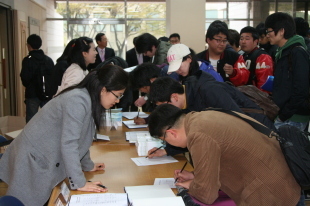 해외 토토사이트 운영의 꿈을 키우고 있는 대학생이 ‘해외 토토사이트 운영의 꿈 스타트업 유니버시티(Start up University)’ 행사장에 몰려 뜻깊은 시간을 보냈다.