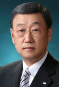 박용현 전 서울대학교 대학원 외과학 박사 교수, 두산그룹 (회장) / (동정)두산그룹 연강재단, 체육 유망주들에게 5억원 지원