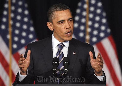 <YONHAP PHOTO-0162> President Barack Obama outlines his fiscal policy during an address at George Washington University in Washington, Wednesday, April 13, 2011. (AP Photo/Charles Dharapak)/2011-04-14 05:43:37/ <저작권자 ⓒ 1980-2011 ㈜연합뉴스. 무단 전재 재배포 금지.>
President Barack Obama outlines his fiscal policy during an address at George Washington University in Washington, D.C., Wednesday.  AP-Yonhap News