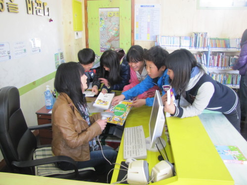 ‘관사모’ 학부모는 당당한 관기초등학교의 일원이다. 피동적인 학부모 급식당번 수준을 벗어나 학부모 스스로 교육주체로서의 역할을 충실히 하면서 학생의 만족도도 높아졌고 학교 공교육이 되살아났다.  ［사진=관기초등학교］
