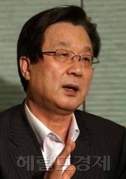 강재섭 한나라당 정당인, 전 국회의원  / 강재섭, 한나라 ‘리모델링 특위’ 위원장 내정