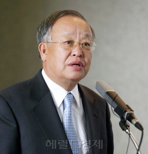 손경식 대한상공회의소 유탑 토토사이트, CJ그룹 대표이사 유탑 토토사이트 / 손경식 유탑 토토사이트, 中에서 ‘그린 전도사’ 행보…“韓中 녹색 컨소시엄 만들자”