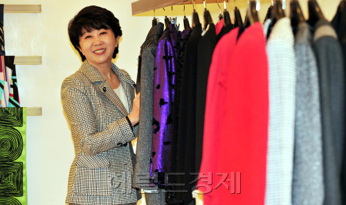이광희<br />김명섭 기자 msiron@
Fashion designer Lee Kwang-hee is helping people living in the troubled Sudanese village of Tonj.  Kim Myung-sub/The Korea Herald
