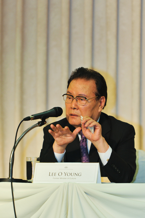 이어령 신문인, 문학평론가, 중앙일보 (고문), 전 문화부 장관 / 국가브랜드위, 이어령 전 장관 초청강연 “한국의 브랜드화, 힘든 이유는”