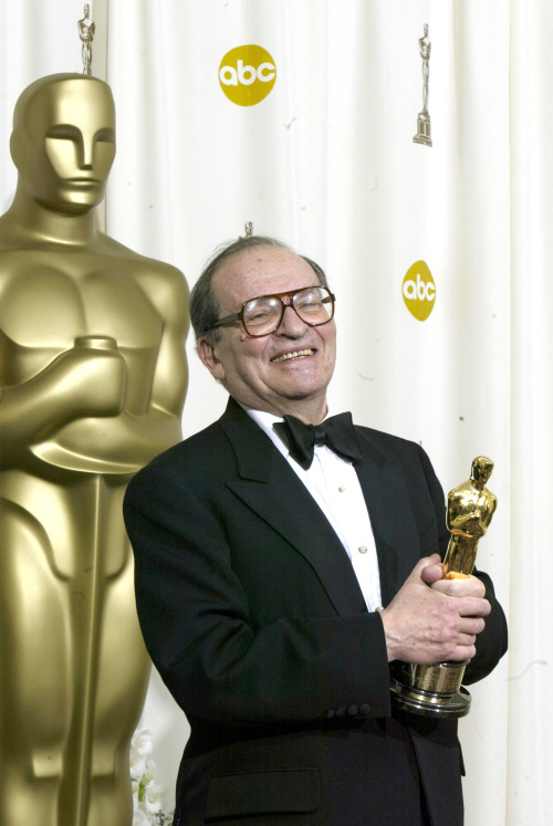 Director Sidney Lumet with his honorary Oscar from the Academy of Motion
Picture Arts and Sciences during the 77th Annual Academy Awards at the Kodak Theatre in Los Angeles, California, in 2005. (Los Angeles imes/MCT)