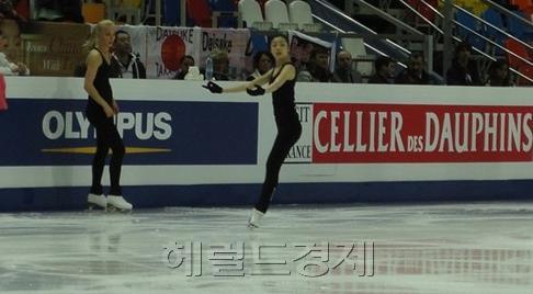 김연아 스케이트선수/김연아 프리2 / 토토사이트 지분 ‘오마주 투 코리아’ 마침내 선보이다.