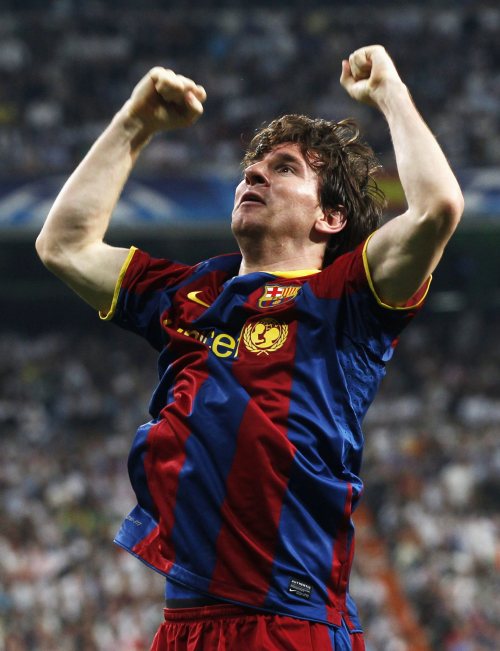 <YONHAP PHOTO-0910> Barcelona's Lionel Messi celebrates after scoring against Real Madrid during their Champions League semi-final first leg soccer match at Santiago Bernabeu stadium in Madrid, April 27, 2011. REUTERS/Sergio Perez (SPAIN - Tags: SPORT SOCCER)/2011-04-28 06:07:29/ <저작권자 ⓒ 1980-2011 ㈜연합뉴스. 무단 전재 재배포 금지.>