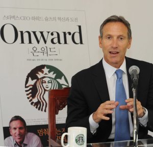 하워드 슐츠(Howard Schultz) 스타벅스 회장/ 스타벅스 CEO "한국매장 5년내 배로 늘린다"
