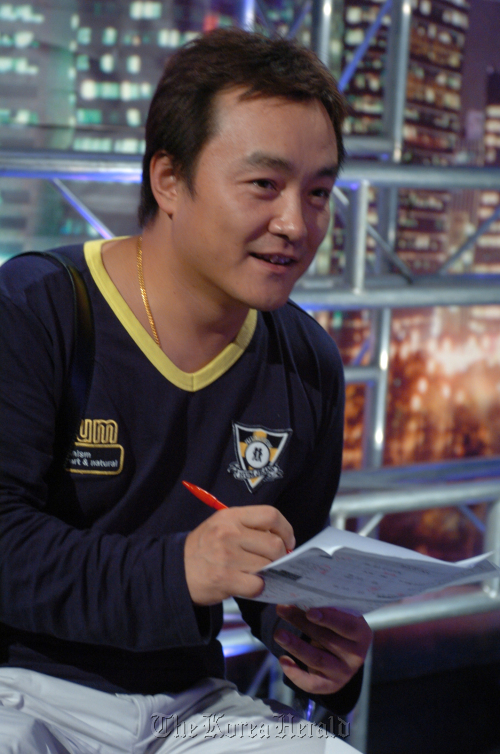 Kim Seok-yun
Kim Seok-yun
Kim Seok-yun