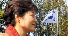 박근혜 한나라당 국회의원/국내정치 현안에 입다문 박근혜 “한말씀 좀…” 묻자 “뉴스 못드려요”