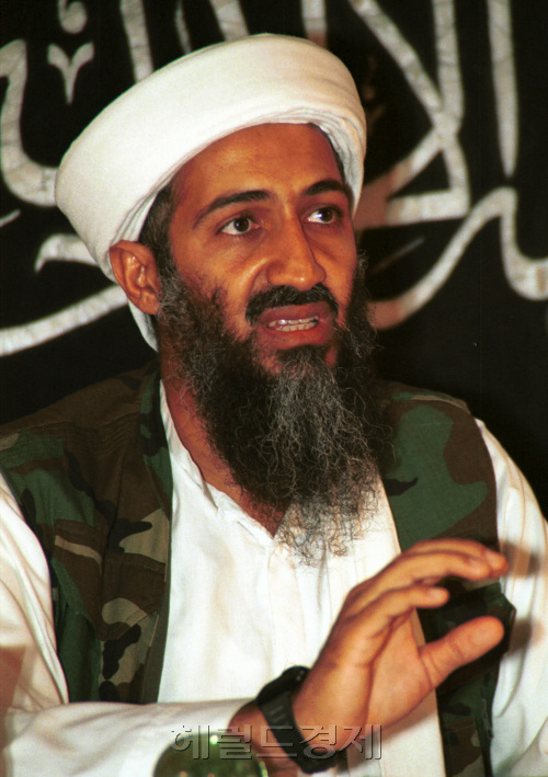 오사마 빈 토토사이트 추천(Osama Bin Laden) 정치가, 테러리스트, 알카에다(사우디아라비아)/(사진)4면-빈 토토사이트 추천-copy(o)1
