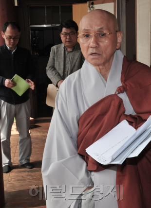 송월주 조계종 큰스님 / 송월주 스님 “무상복지는 달콤한 유혹”