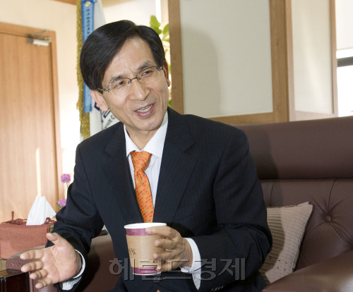 김기춘 서울특별시도시철도공사 (사장), 전 행정공무원 / 취임 한 달 맞은 김기춘 도시철도공사 사장 “임기 내에 내 마음 속 훈장 받겠다”