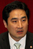 강용석 강용석 법률사무소 변호사, 지식경제위원회 위원 / ‘늑장’ 윤리위, 소위서 강용석 제명안 처리