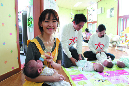 일동제약_김윤아와 나눔실천 / 일동제약, 아동보호시설에 지원물품 전달/ 기업사회공헌