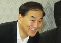 이재오 대한민국 특임장관, 한나라당 국회의원 / 침묵 깬 이재오 "얼굴 좋죠?"