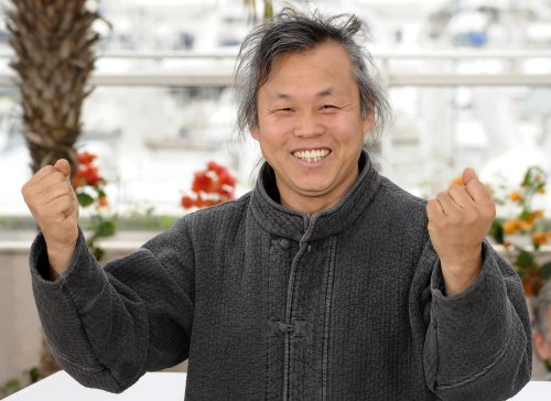 <YONHAP PHOTO-2670> ADDS NAME OF DIRECTOR Director Kim Ki-Duk during a photo call for Arirang, at the 64th international film festival, in Cannes, southern France, Friday, May 13, 2011. (AP Photo/Jonathan Short)/2011-05-13 20:47:38/ <저작권자 ⓒ 1980-2011 ㈜연합뉴스. 무단 전재 재배포 금지.>
Director Kim Ki-duk during a photo call for Arirang, at the 64th international film festival, in Cannes, southern France, on Friday.  AP-Yonhap News