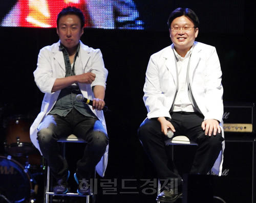 박명수 MC 가수, 서경덕 성신여자대학교 (객원교수) 한국 홍보 전문가 / 박명수-서경덕, ‘형들이간다’로 대학생 고민 상담