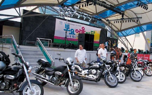 Motorcyclists line up their bikes at a previous Daejeon Angel Ride event. (Todd Seffrood)