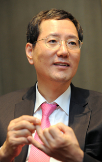 이민화 한국 디지털병원 수출사업협동조합 이사장, 벤처기업협회 명예회장, KAIST 초빙교수, 사단법인 유라시안네트워크 이사장 / ‘메디슨 신화’ 다시 한번…이민화 디지털병원 수출사업협동조합 이사장 “한국형 ‘불야성 토토사이트토털의료’ 통째 수출”