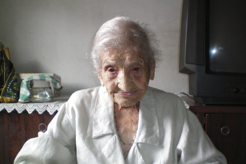 Brazilian Maria Gomes Valentim, 114, poses for a photo in Carangola, in Brazil's Minas Gerais state. Gomes Valentim is the world's oldest living human, Guinness World Records said Wednesday. (AP-Yonhap News/Guinness World Records)