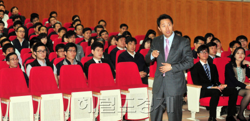 오세훈 토토사이트 토대리이 23일 오전 강남구 개포동에 SH공사 대강당에서 SH공사 임직원과 함께 서울시 비전을 나누고 소통하는 자리를 갖고 있다.<br alt=