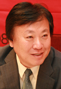 이문열 (이열) 소설가, 한국외국어대학교 (석좌교수) / 이문열, “지난 십년은 추악하게 타락한 적과 타락한 방법으로 싸운 끔찍한 세월”