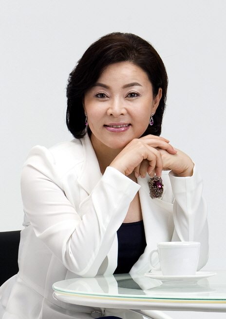 최란 탤런트, 영화배우, 서울종합예술학교 (부학장), 서울문화예술협회 (이사장) / 최란, 대한민국 나눔대상 인권위원장 특별대상