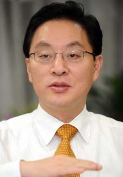 정두언 한나라당 (국회의원), 한나라당 (문화예술체육특별위원회 위원장), 국회기후변화포럼 (공동대표)  / 정두언 “‘나가수’ 全大 돼야하는데…”