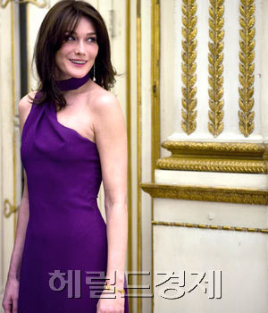 카를라 토토사이트 포스 (Carla Bruni