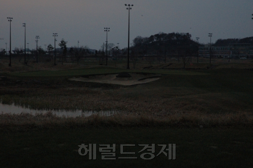 불꺼진 골프장 / 골프/“