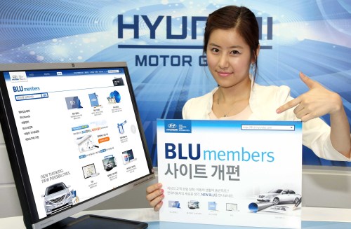 현대자동차는 기존 고객 서비스 콘텐츠를 확대, 강화해 ‘블루멤버스’를 개편했다. 이 사이트는 고객의 차량 정보에 대해 개인별 알림을 제공하는 ‘블루 메시지’와 함께, 차종별 혜택과 포인트 적립, 차량 재구매 등 고객 유형에 따라 맞춤형 정보를 제공한다.