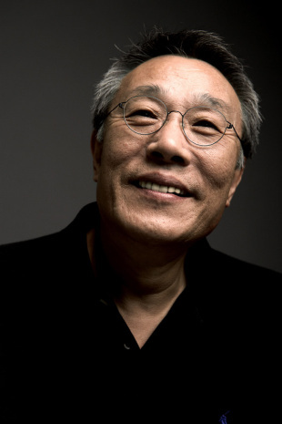 황석영(황수영) 소설가/황석영, 생애 첫 전작 장편소설 ’낯익은 세상 ’출간