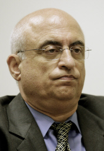 Michael Kamrava (AP-Yonhap News)마이클 캄라바(Michael Kamrava) 의사(미국)/Octomom's fertility doctor has license revoked