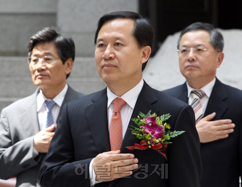 박병대 대전지방법원 법원장/_20110602165658_YON_15990 / 박병대 대법관 “사회적 약자의 목소리에 귀기울이겠다”