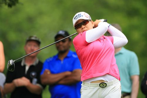 <YONHAP PHOTO-0196> GALLOWAY, NJ - JUNE 4: Jiyai Shin of South Korea hits her tee shot on the ninth hole during the second round of the ShopRite LPGA Classic at Seaview Resort's Bay Course on June 4, 2011 in Galloway, New Jersey. Hunter Martin/Getty Images/AFP== FOR NEWSPAPERS, INTERNET, TELCOS & TELEVISION USE ONLY == /2011-06-05 06:50:44/ <저작권자 ⓒ 1980-2011 ㈜연합뉴스. 무단 전재 재배포 금지.>
Korea’s Shin Ji-yai hits her tee shot on the ninth hole.   AFP-Yonhap News