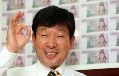 김영식 천호식품 회장/"선플 달면 3000만원 상금 드려요"...천호식품 김영식 회장의 선풀 캠페인 화제