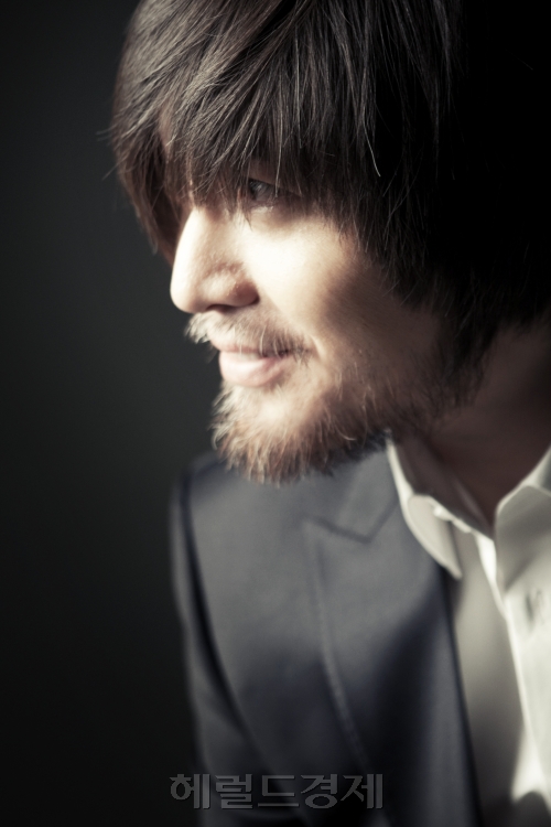토토사이트 로그인 가수/2 / ’새 둥지’ 찾은 토토사이트 로그인, “안정적인 환경 필요했다”