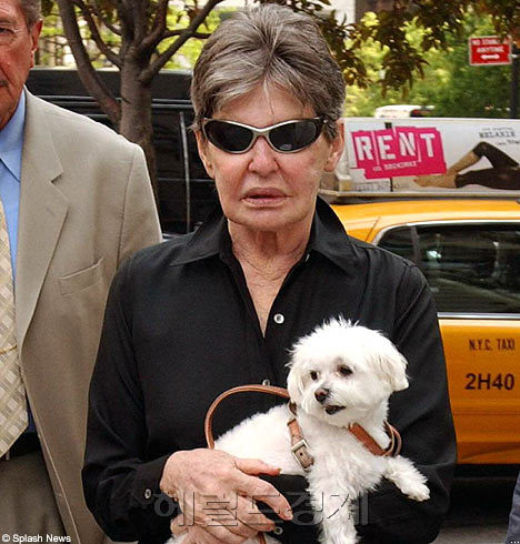 리오나 헴슬리(Leona Helmsley) 사업가(미국)/lhelmsleydm2908_468x490 / 130억원 상속받은 美애완견 사망…돈은 어디로?