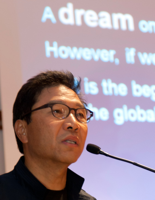 이수만 연예기획자, 가수/이수만2 / 투데이/K팝 유럽 토토사이트 포에버, ‘팬덤’ 넘어 ‘인베이전’ 될까…이수만 SM엔터테인먼트 회장