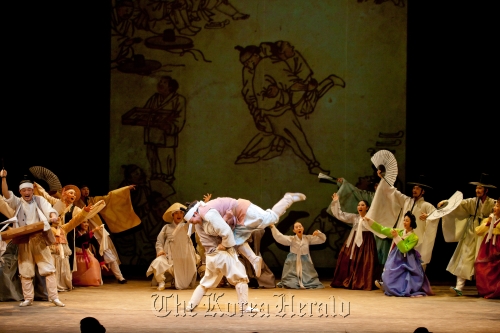 A scene from The National Theater of Korea’s musical “Kim Hong-do”  NTOK