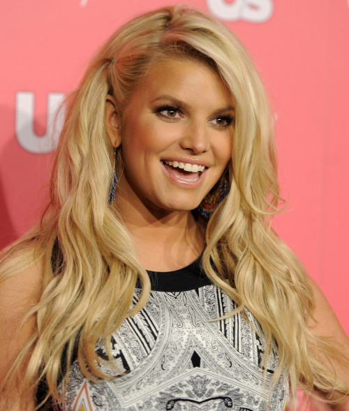<YONHAP PHOTO-0247> FILE - In a April 26, 2011 file photo, Jessica Simpson poses at Us Weekly's Annual Hot Hollywood Style Issue event, in Los Angeles. Simpson is taking on the role of mentor to aspiring designers for a new NBC reality series. The network said Monday, June 13, 2011 that Simpson will help guide contestants in the series "Fashion Star" as they compete for a multimillion-dollar contract to launch a brand. Elle McPherson will host the series. (AP Photo/Chris Pizzello, File)/2011-06-14 02:12:29/ <저작권자 ⓒ 1980-2011 ㈜연합뉴스. 무단 전재 재배포 금지.>
An April 26 photo shows Jessica Simpson at Us Weekly’s Annual Hot Hollywood Style Issue event in Los Angeles.  AP-Yonhap News